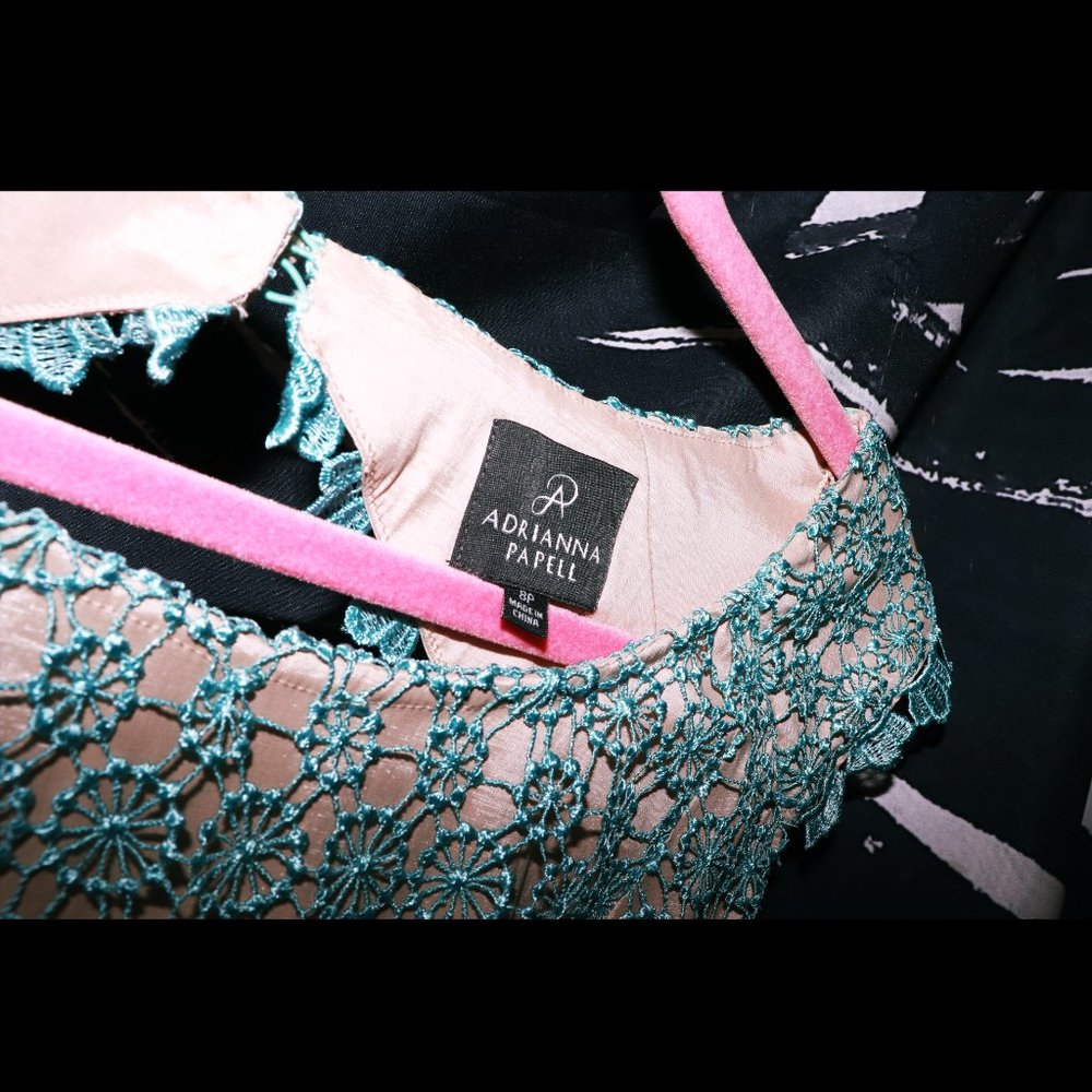 🦋STUNNING! ADRIANNA PAPELL LACE DRESS🦋